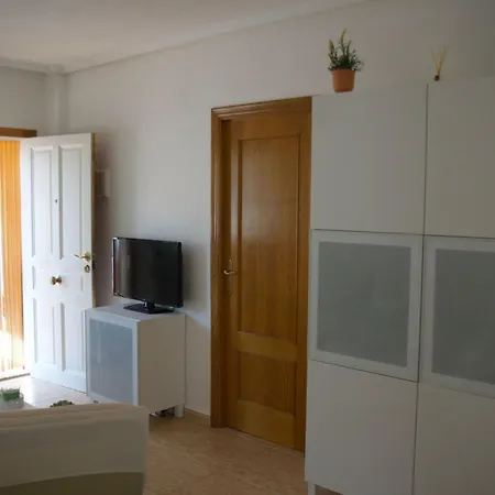 Huebsche Erdgeschosswohnung Mit Grossem Garten By Interhome Apartamento *