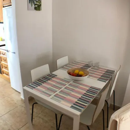 Huebsche Erdgeschosswohnung Mit Grossem Garten By Interhome *