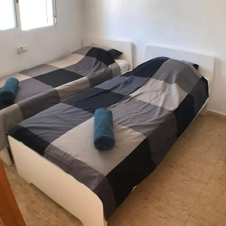 Huebsche Erdgeschosswohnung Mit Grossem Garten By Interhome