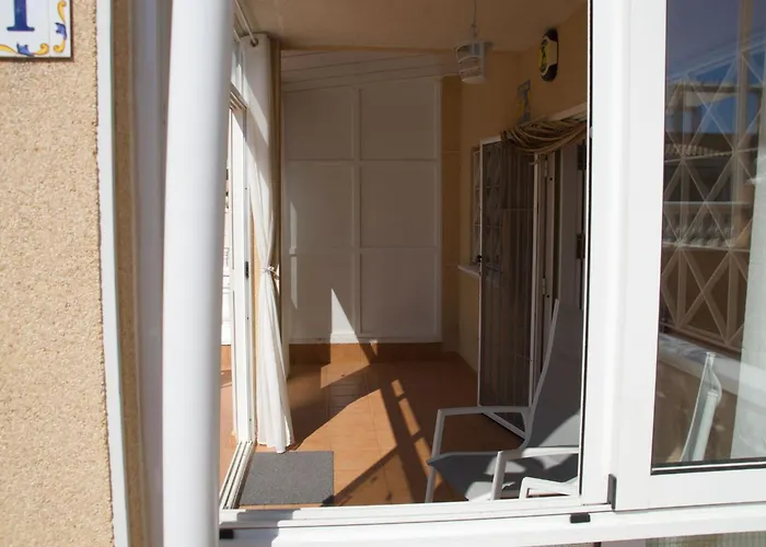 Huebsche Erdgeschosswohnung Mit Grossem Garten By Interhome Apartamento