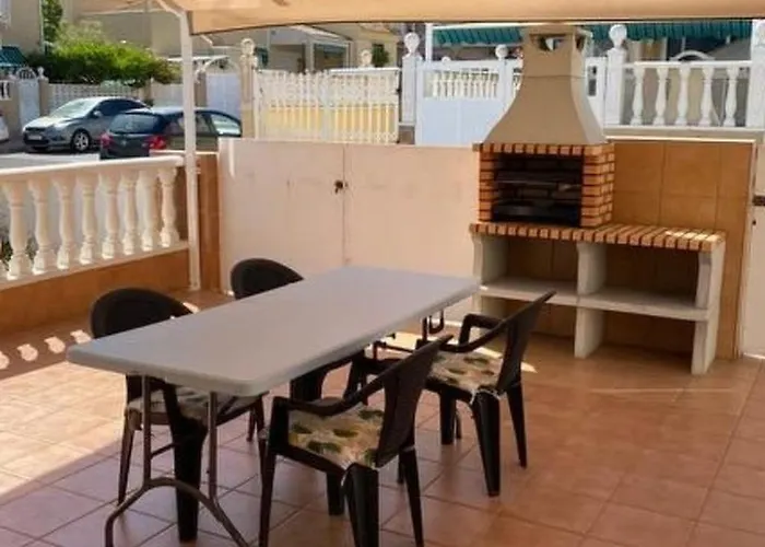 Huebsche Erdgeschosswohnung Mit Grossem Garten By Interhome Apartamento *