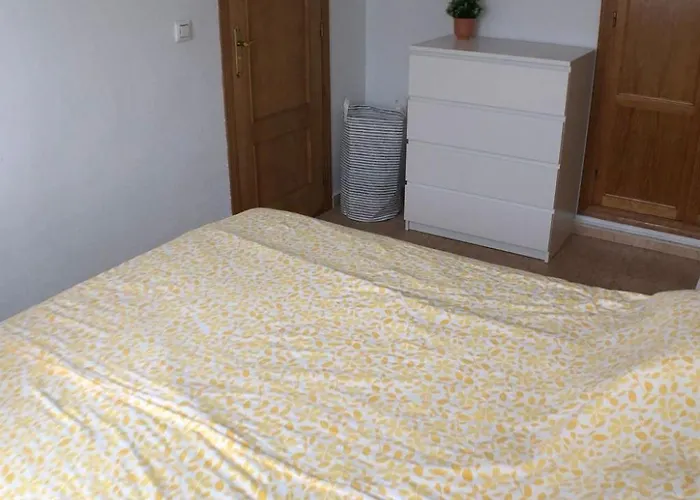 Huebsche Erdgeschosswohnung Mit Grossem Garten By Interhome Apartamento