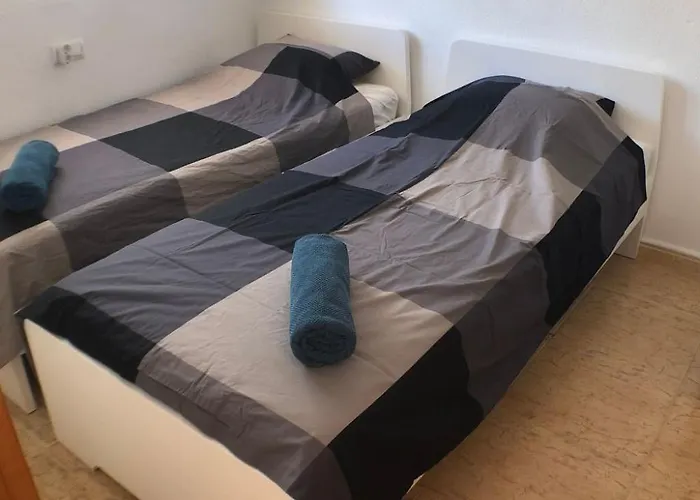 Huebsche Erdgeschosswohnung Mit Grossem Garten By Interhome